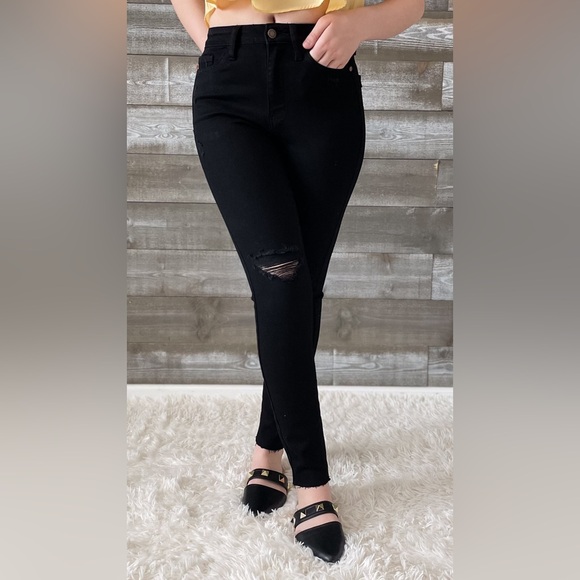 judy blue black skinny jeans heavy distressing raw hem JB88562REG BK - Picture 4 of 16